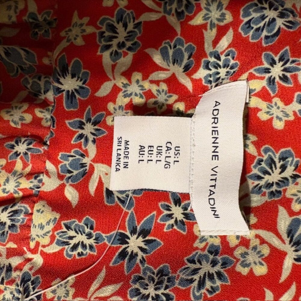 Adrienne Vittadini Womens Smocked Shoulder L Red Blouse Blue White Flowers NWOT - Picture 5 of 10